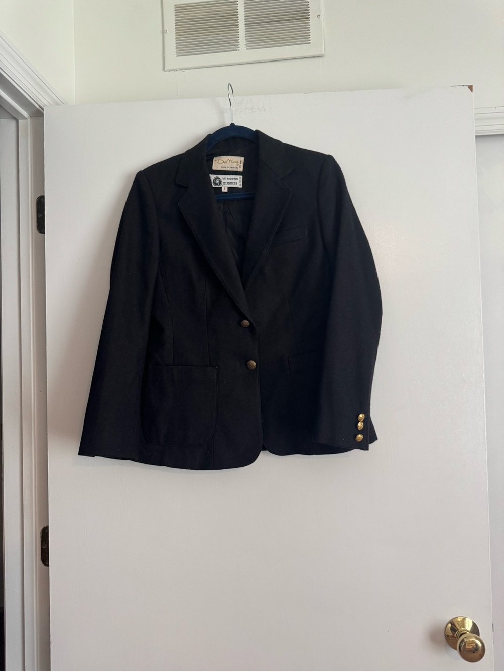 Classic Black Wool Women's Blazer - Tailored Single-Breasted Jacket